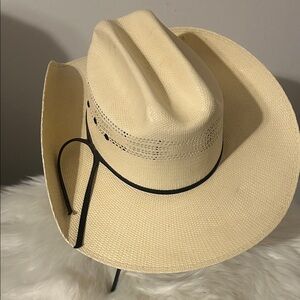 Cream Cowboy Hat.  OS😃